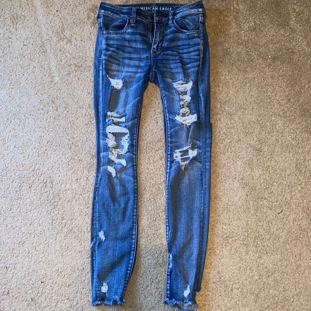 American Eagle ripped jeans size 4